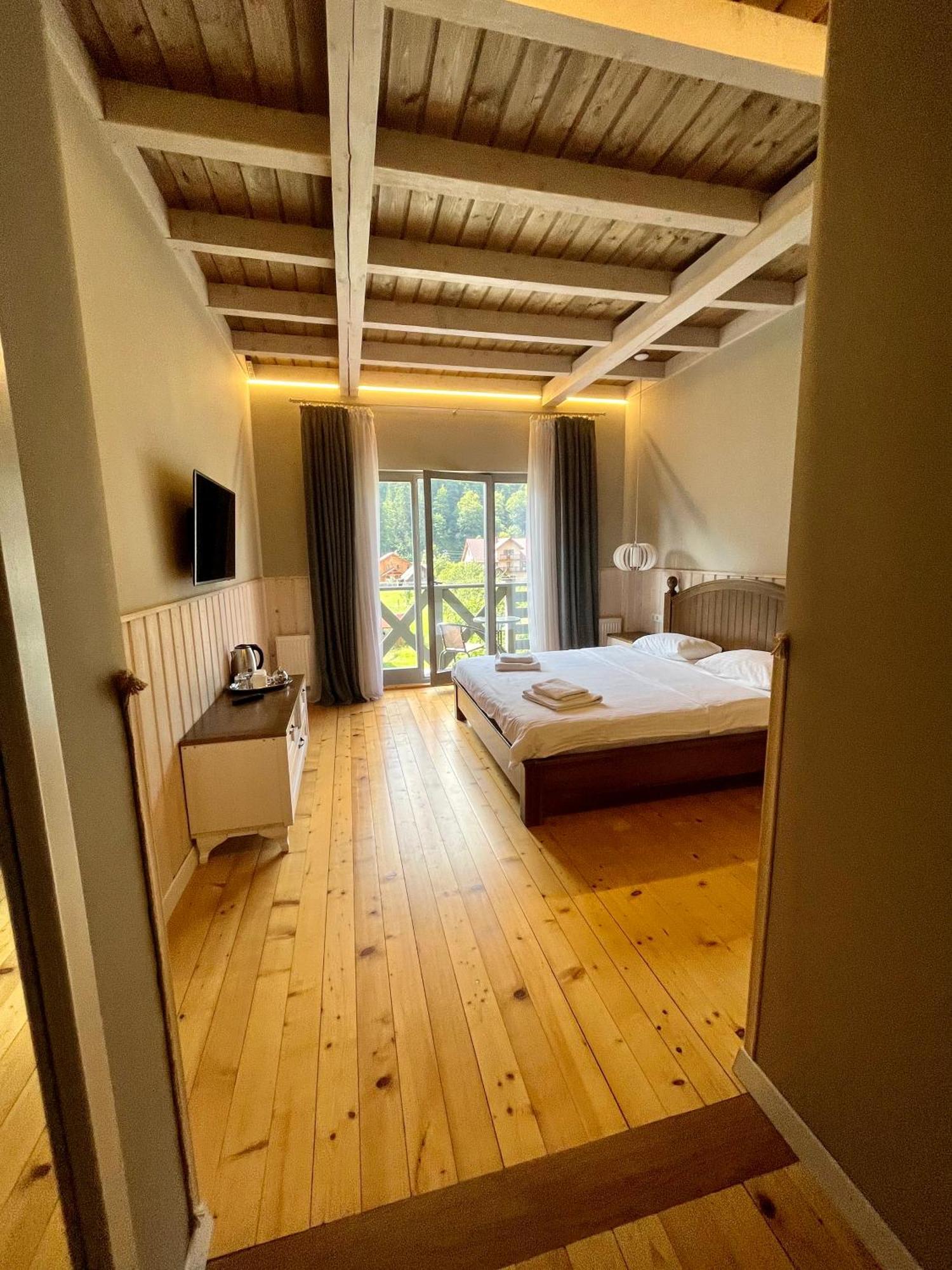Hygge Hotel Tatariv Exterior photo