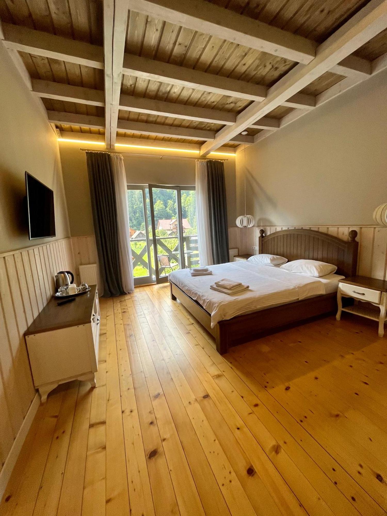 Hygge Hotel Tatariv Exterior photo